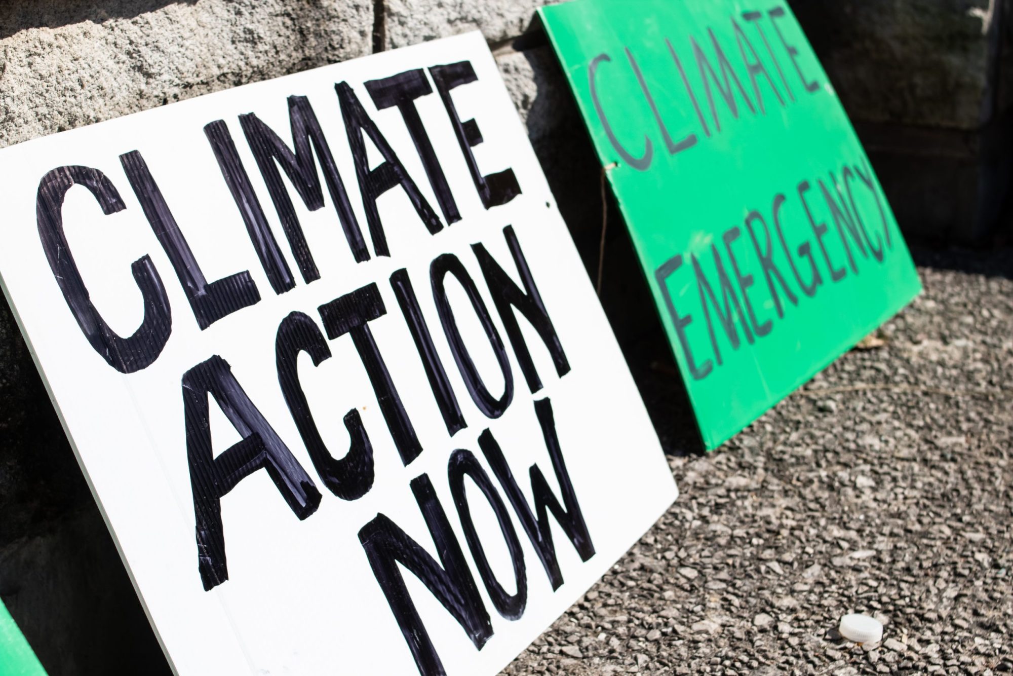 Climate leadership and governance are crucial to improving council climate action, according to a new report published by Climate Emergency UK, and both would be made easier if councils had a fully funded statutory duty to deliver net zero. 