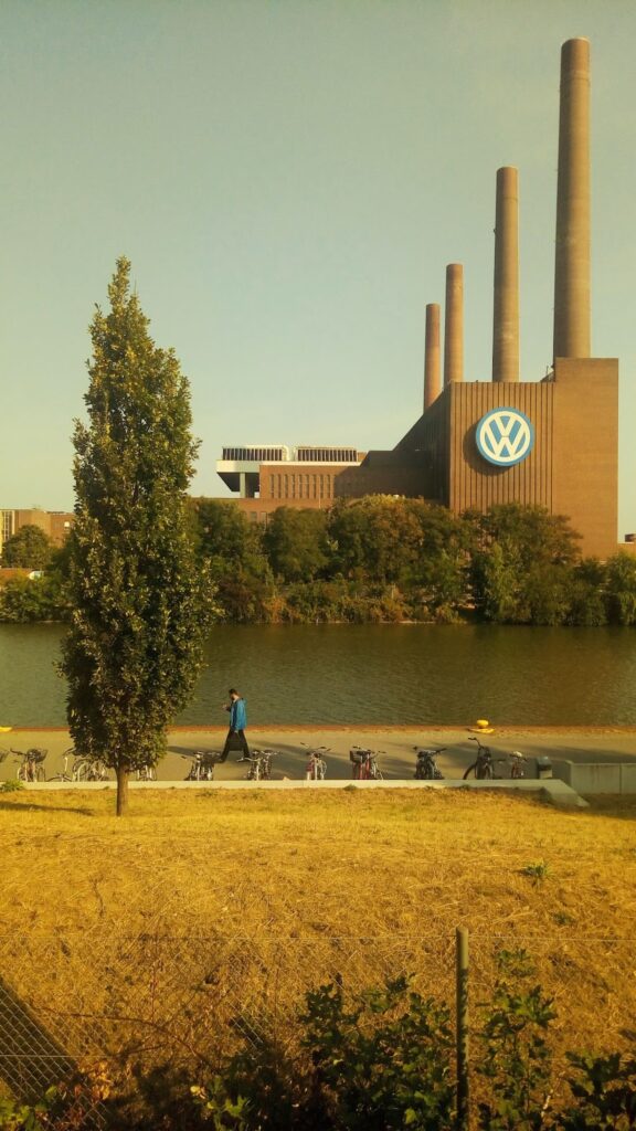Volkswagen's main factory in Wolfsburg (Marco Aurelio Conde/ Flickr) image 3