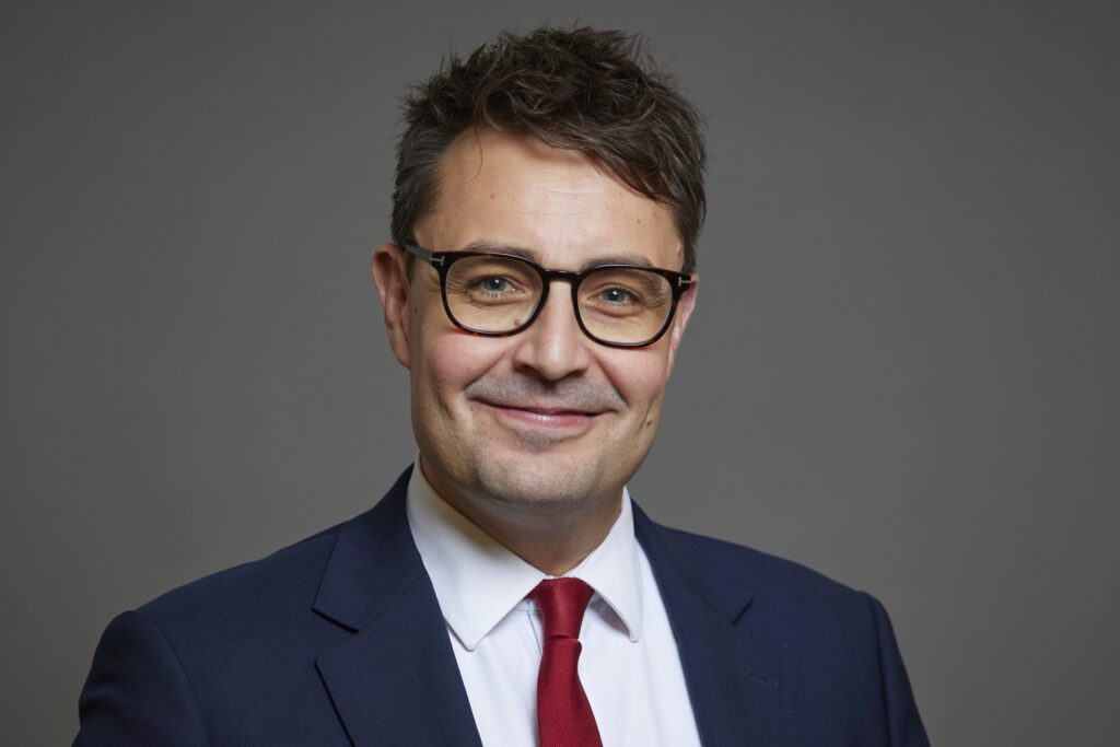 Lord Gascoigne speaks to Chamber about new towns