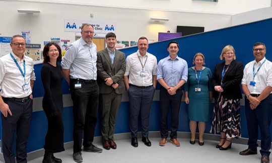 Members of the Manchester University NHS Foundation Trust including CEO Mark Cubbon joined CEO of The Medicines and Healthcare products Regulatory Agency, Lawrence Tallon to formalise the Manchester NHS Innovation Sandbox partnership (Photo: Manchester University NHS Foundation Trust)